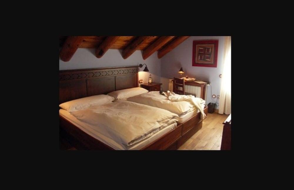 Hotel Rural El Mirador De Los Pirineos 산타크루즈드라세로스 외부 사진