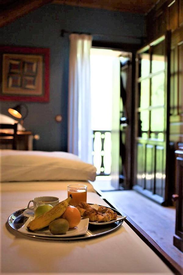 Hotel Rural El Mirador De Los Pirineos 산타크루즈드라세로스 외부 사진