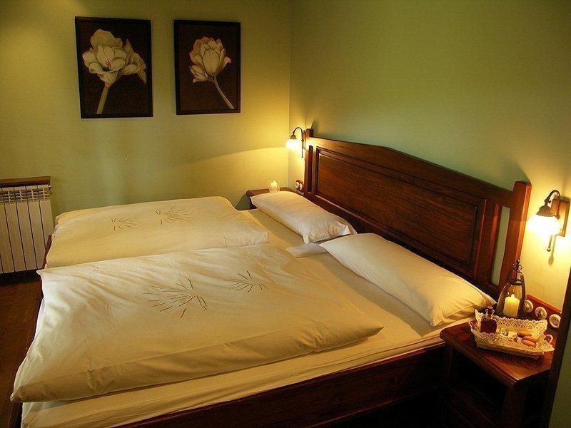 Hotel Rural El Mirador De Los Pirineos 산타크루즈드라세로스 외부 사진