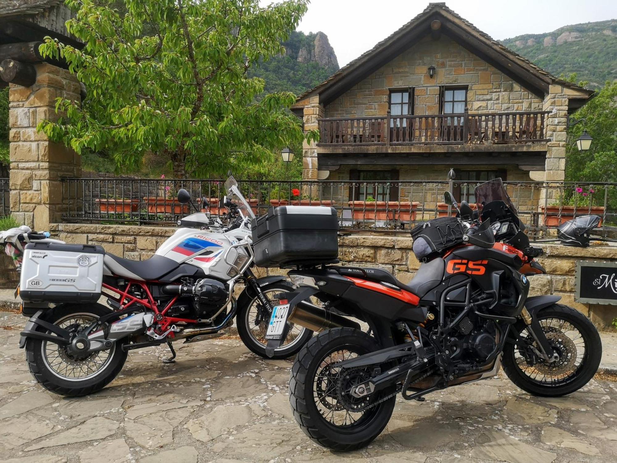 Hotel Rural El Mirador De Los Pirineos 산타크루즈드라세로스 외부 사진