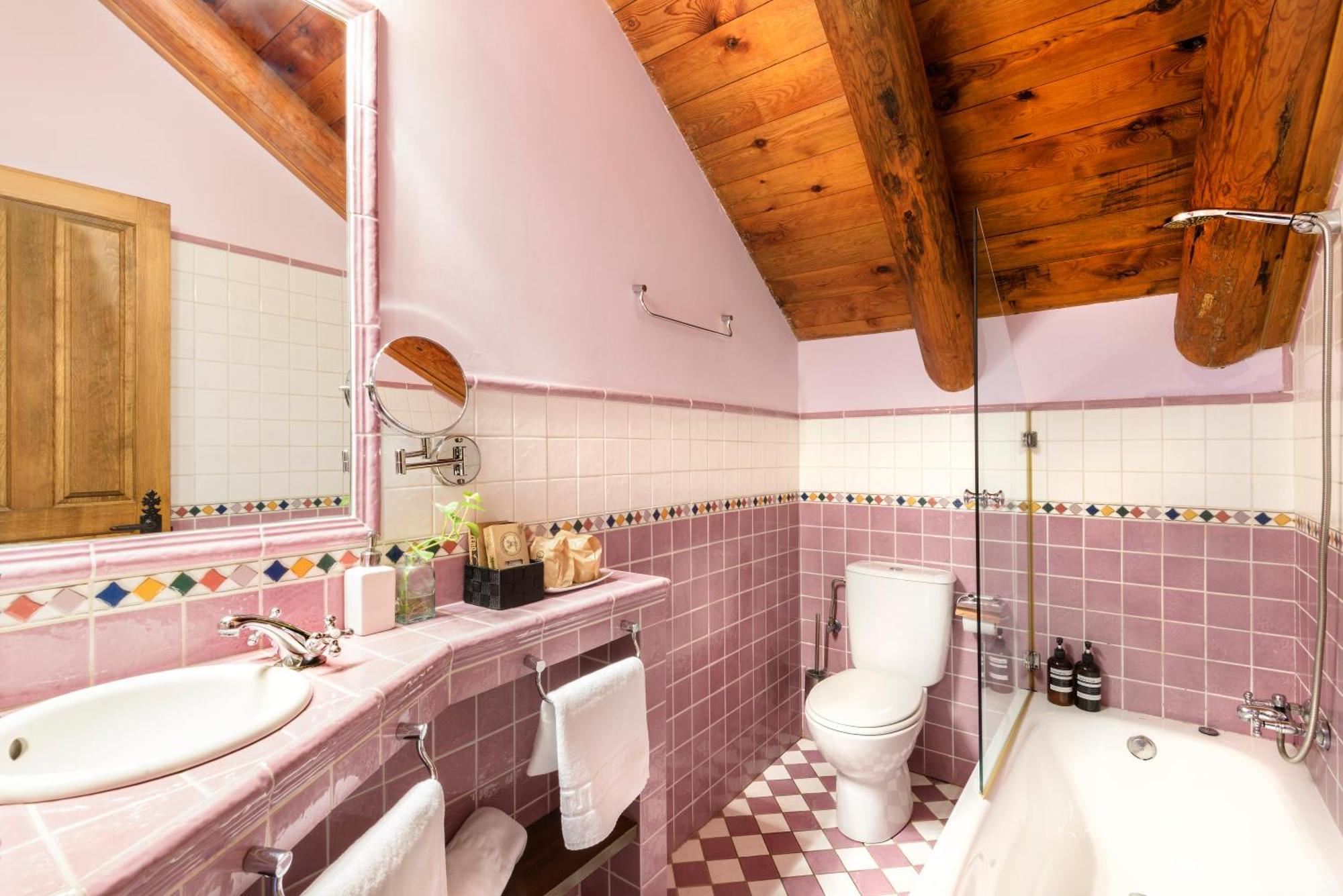 Hotel Rural El Mirador De Los Pirineos 산타크루즈드라세로스 외부 사진