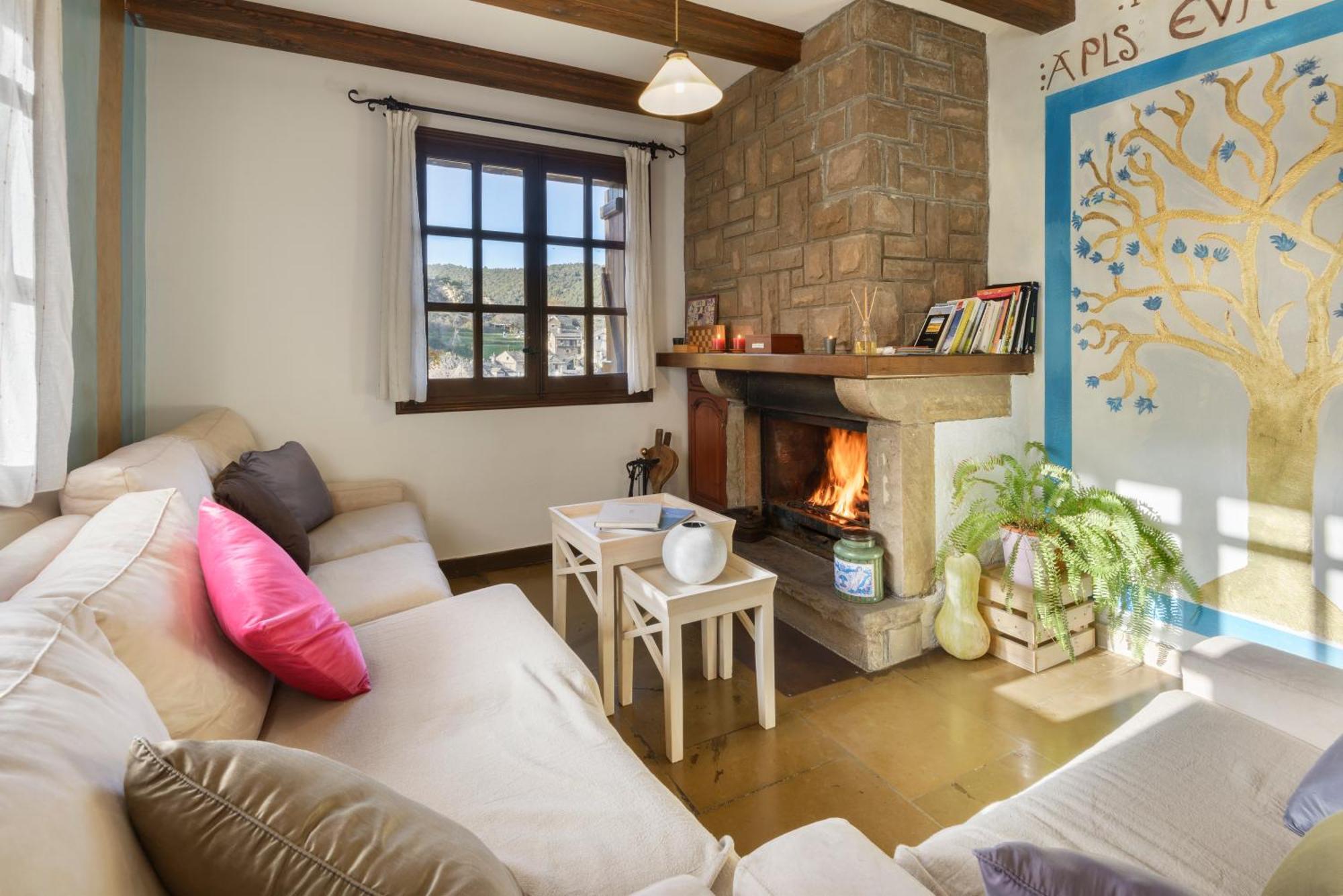Hotel Rural El Mirador De Los Pirineos 산타크루즈드라세로스 외부 사진